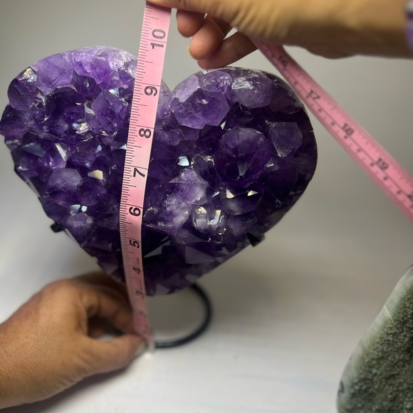 Beautiful Amethyst Heart from Amatista do Sul - Picture 6 of 6